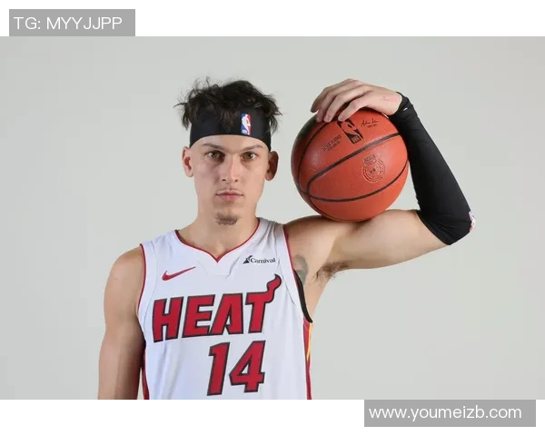 泰勒希罗的篮球之路：从新秀到明星的成长历程与挑战