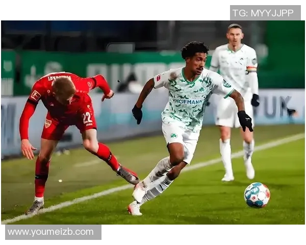 韦恩与汉诺威的激烈对决揭示足球战术与团队合作的重要性